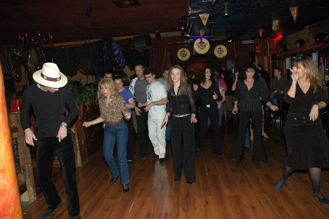 min 2005 12 18 sharkys 164